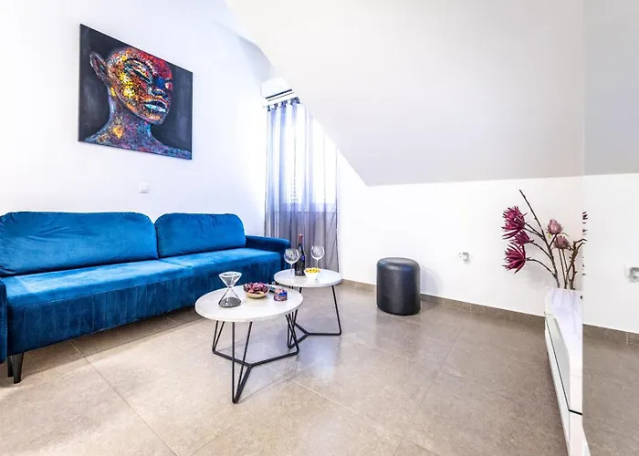 New Modern Studio Apartment Nina