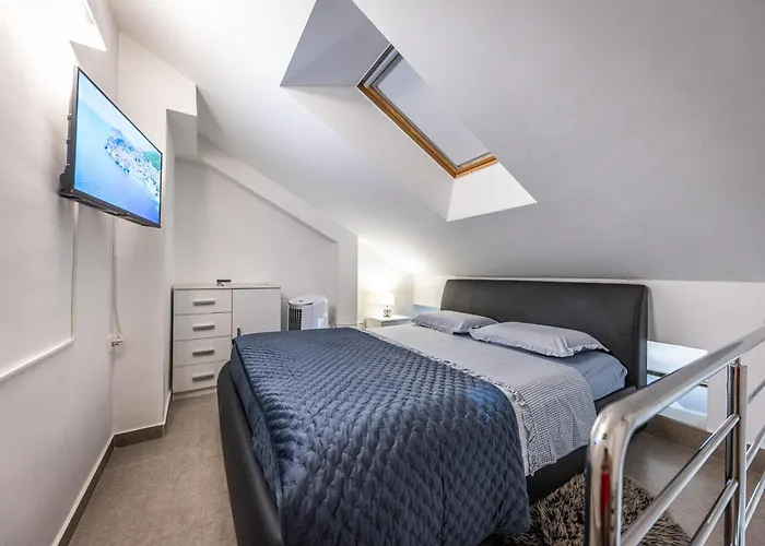NEW Modern Studio Apartment Nina